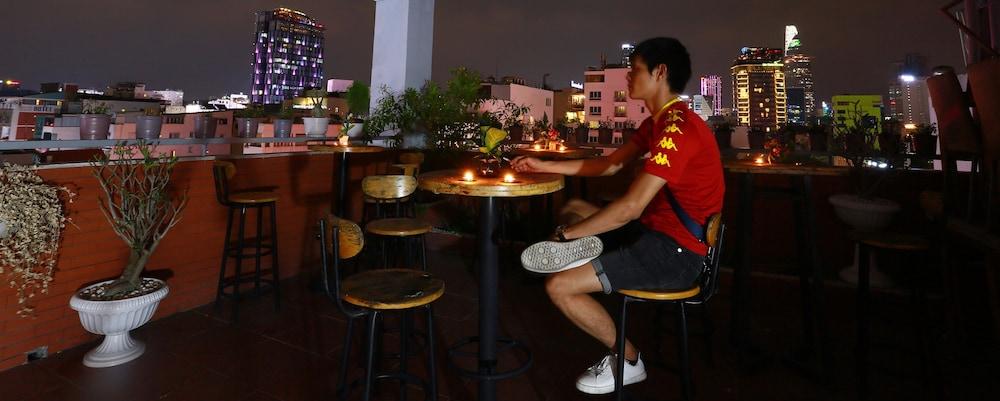 הו צ'י מין סיטי Valentine Hotel Saigon - Bui Vien Street מראה חיצוני תמונה
